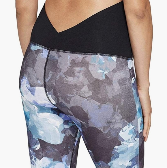 Ingrid & Isabel Women's Maternity Floral Print Active Leggings - Picture 5 of 5